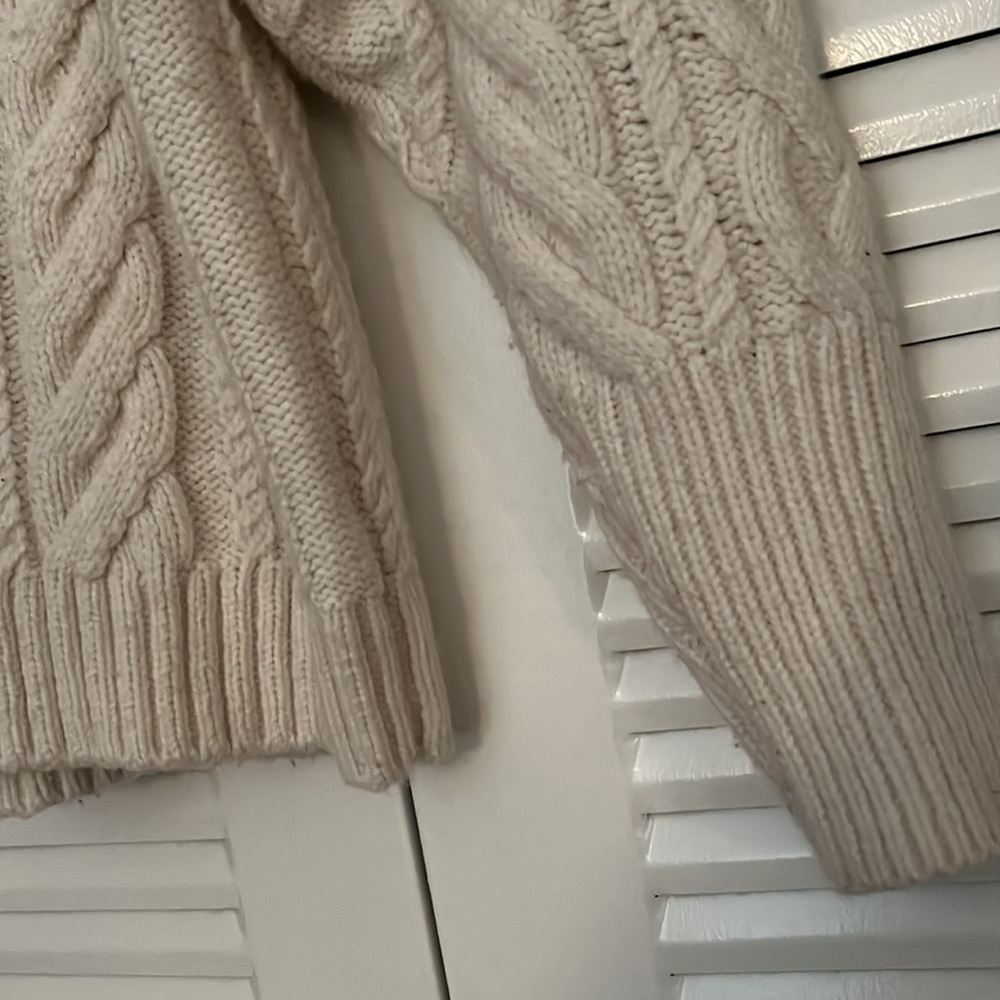 GAP Chunky Knit Sweater - Picture 2 of 4